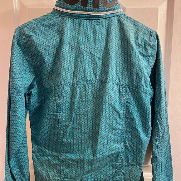 Bench Jacket in Turquoise - Picture 5 of 5